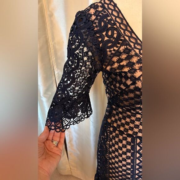 Bardot  X Anthropologie  Daisy Lace A-Line Dress in Navy & Nude Size 4/XS - Picture 6 of 12